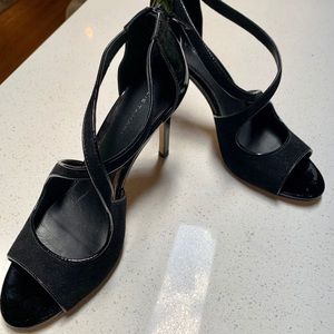 Elie Tahari Classic Black Suede & Patent